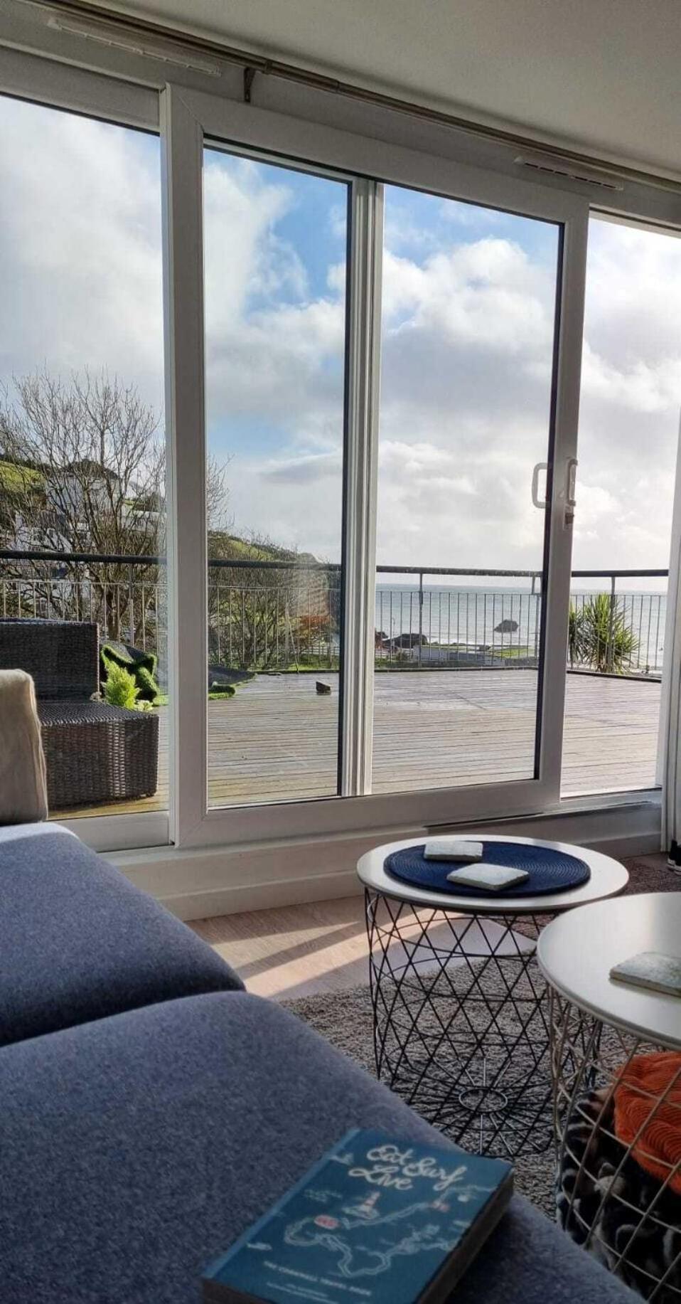 View - Luxury Sea View - Millendreath, Apartment Looe
